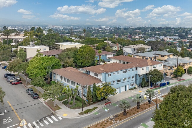 Aerial Photo - Park Beverly