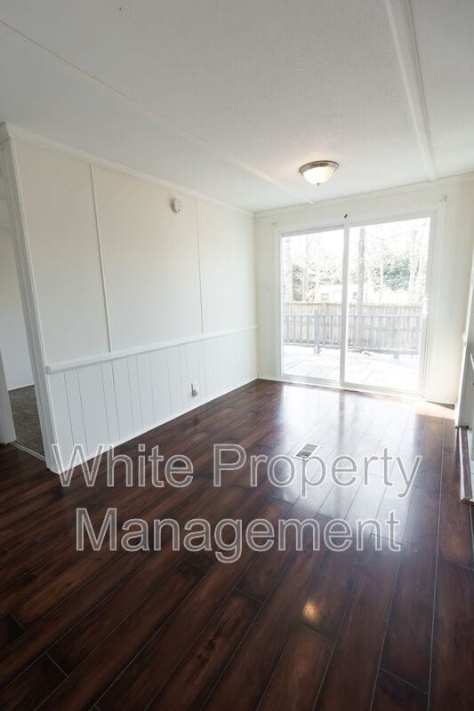 Building Photo - 1172 Southwood Dr