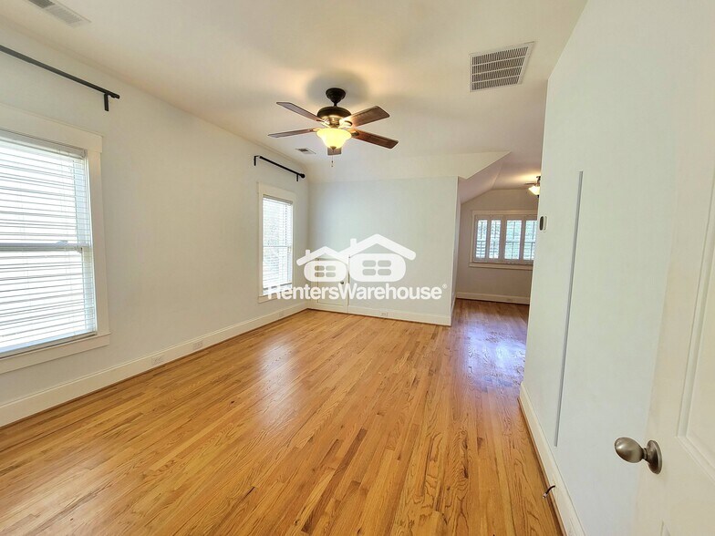 Building Photo - 1357 Benteen Park Dr SE