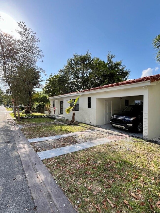 Building Photo - 200 Frow Ave