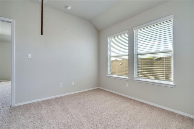 Building Photo - 116 White Dunes Dr