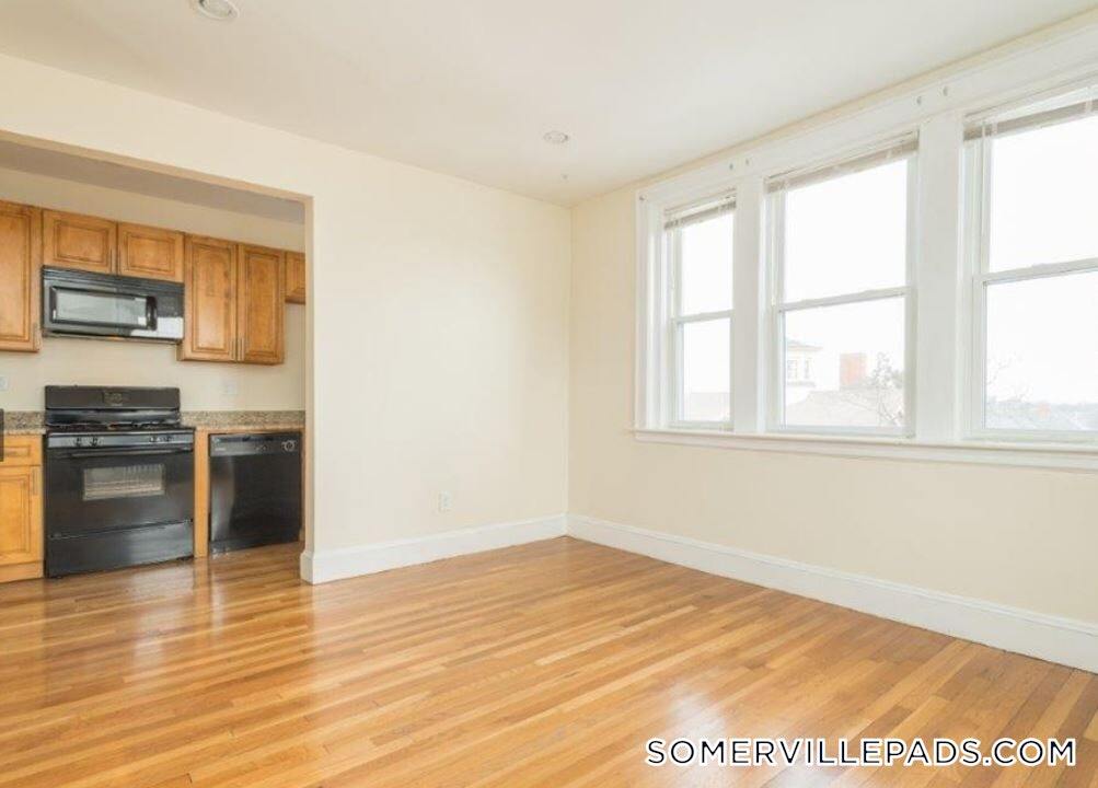 Building Photo - 136 Highland Ave