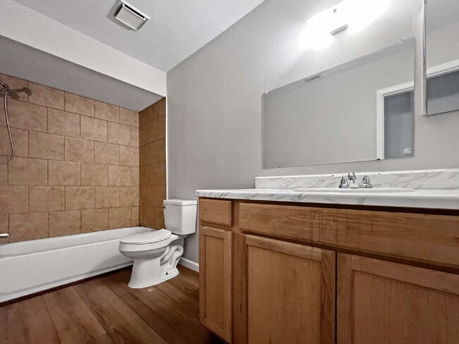 Building Photo - Your Cozy Core Era Starts in Fort Myers – ...