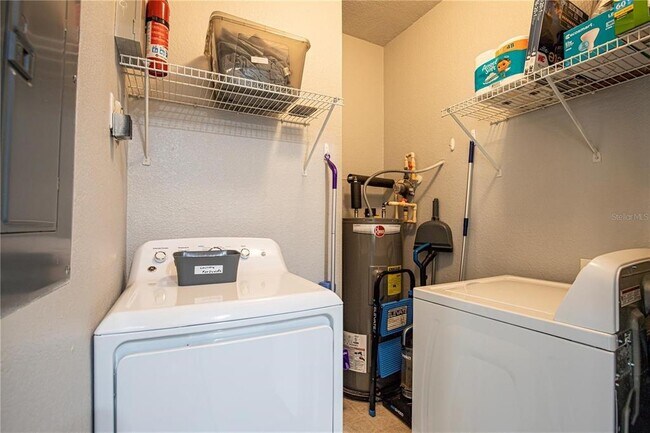 Building Photo - 8913 Legacy Ct
