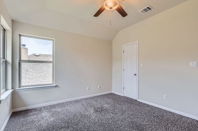 Building Photo - 12383 Mesa Verde Dr