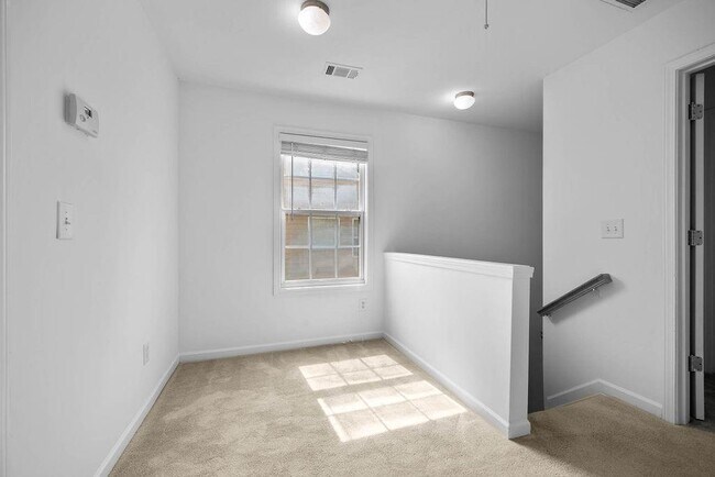 Building Photo - 2677 Cedar Dr