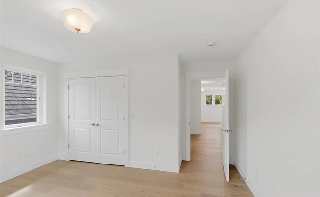 Building Photo - Spacious Custom Built Home in NW Corvallis