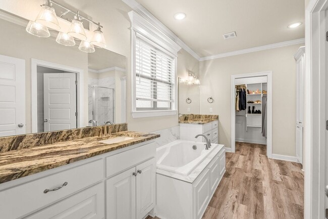 Building Photo - Stunning Sherwood Home in Quiet Cul-de-Sac | Modern Upgrades & Spacious Layout