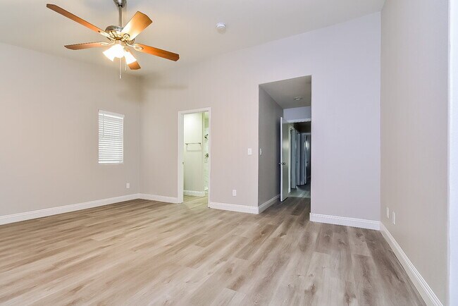 Building Photo - 5359 Hanging Tree Ln