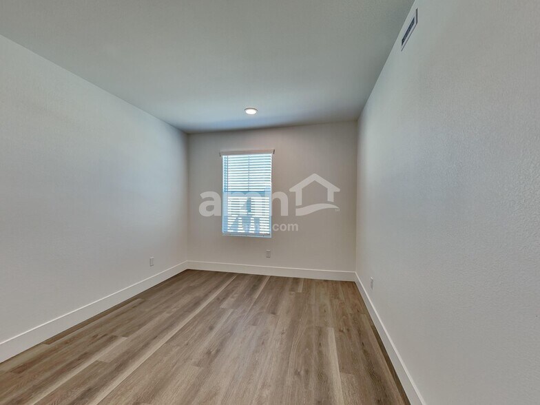 Building Photo - 8095 Braavos Peninsula Ave