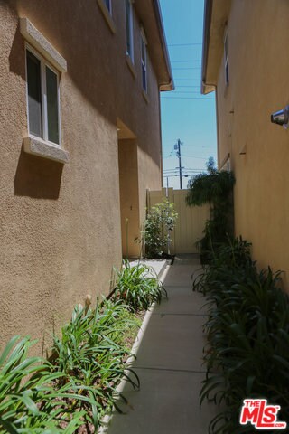 Building Photo - 1506 Mission Ln