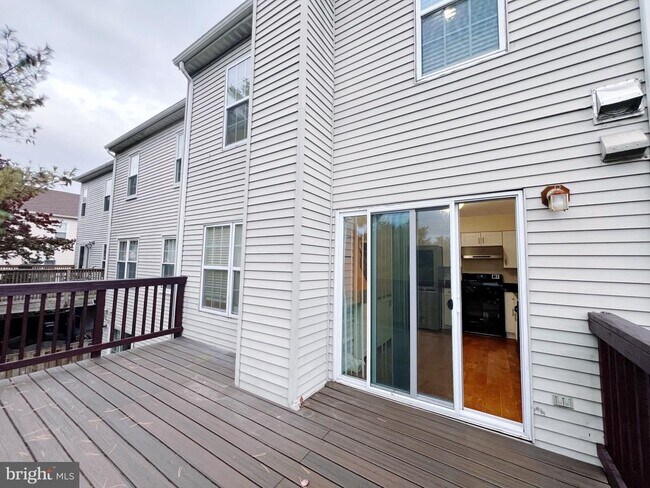 Building Photo - 6 Lazy Hollow Way