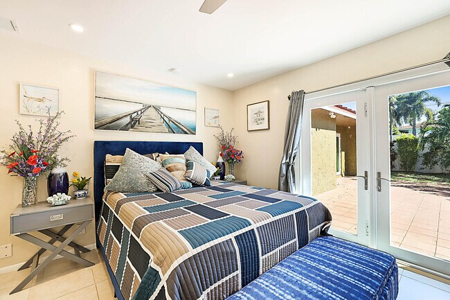 Building Photo - 4548 SW 28th Way