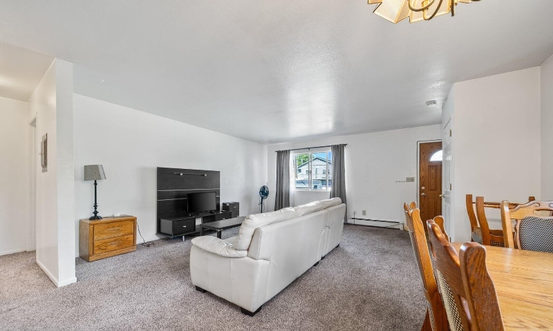 Building Photo - 227 E 12th Ave