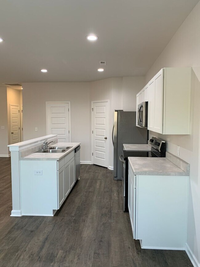 Building Photo - Coming Soon: Beautiful 3 Bed | 2.5 Bath Home in Cullman