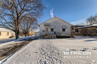 Building Photo - 402 S 13th Ave