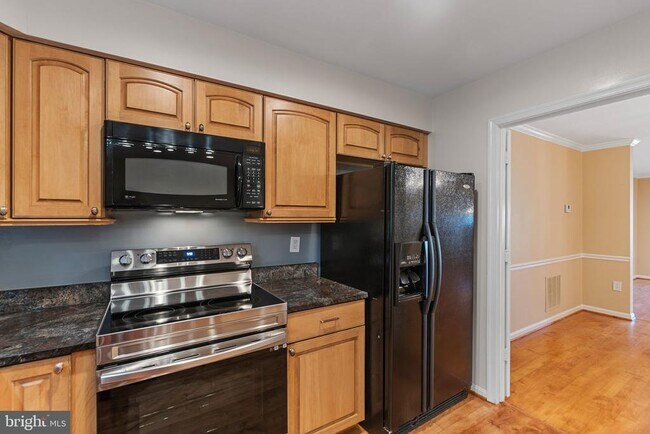 Building Photo - 6860 Williamsburg Pond Ct