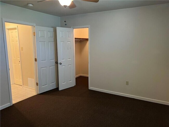 Building Photo - 316 Plantation Dr