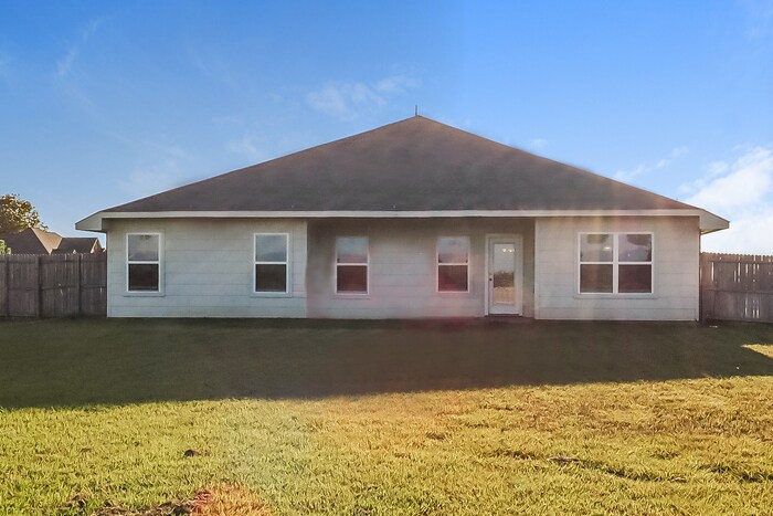 Building Photo - 300 Windmill Ct