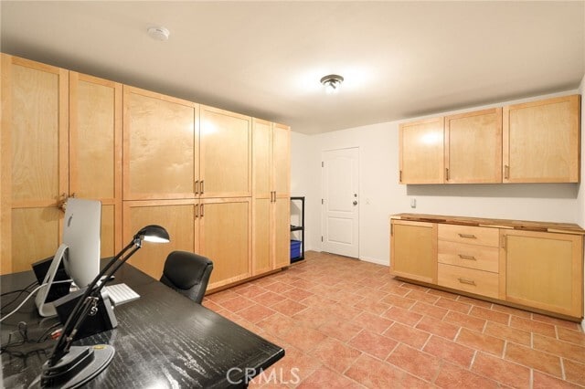 Building Photo - 1827 Barry Ave