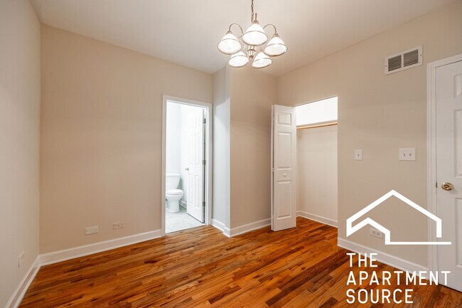 Building Photo - 2257 W Rosemont Ave