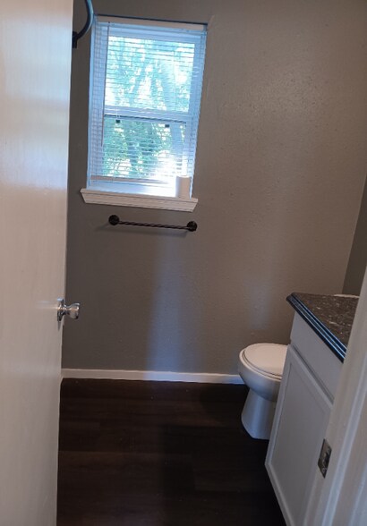 Building Photo - 1601 N Hills Blvd