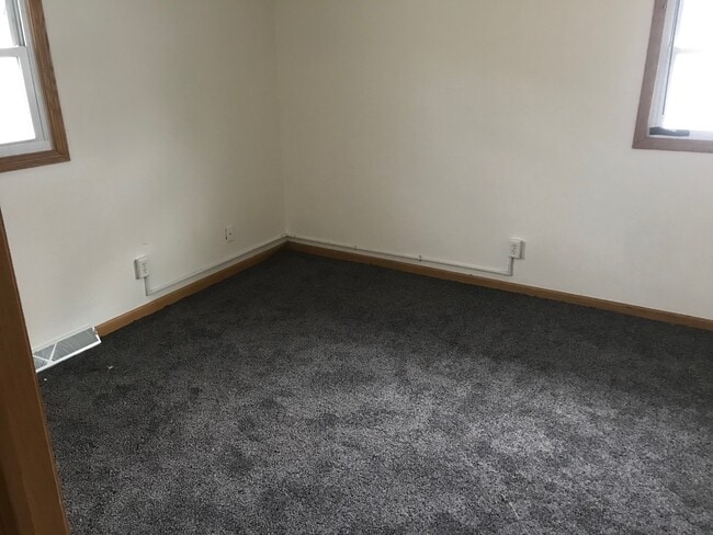 Building Photo - 10441 W Donna Dr