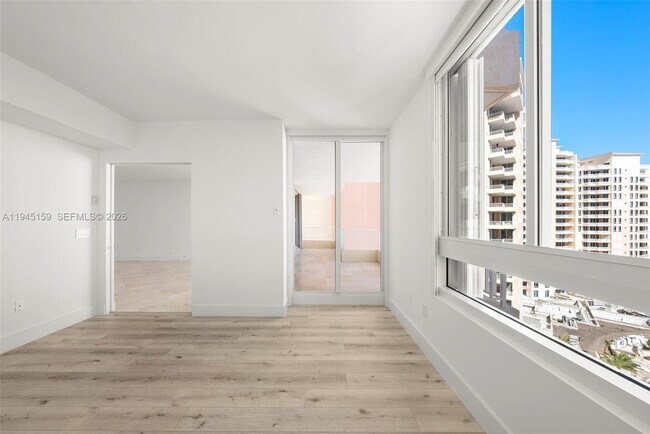 Building Photo - 789 Crandon Blvd