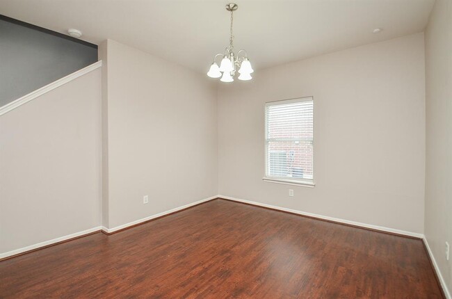 Building Photo - 2707 Roaring Oaks Ln
