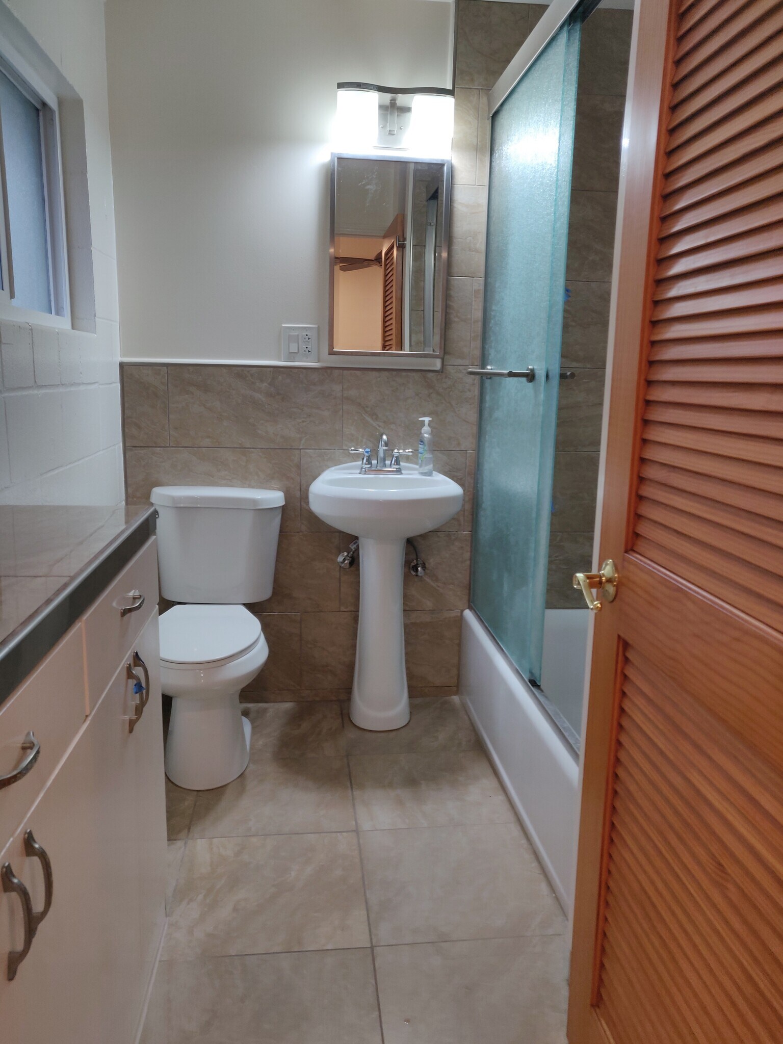 Building Photo - 1130 Olive St