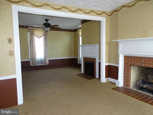 Building Photo - 1410 Gillan Dr
