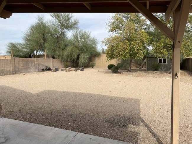 Building Photo - 9138 W Ross Ave