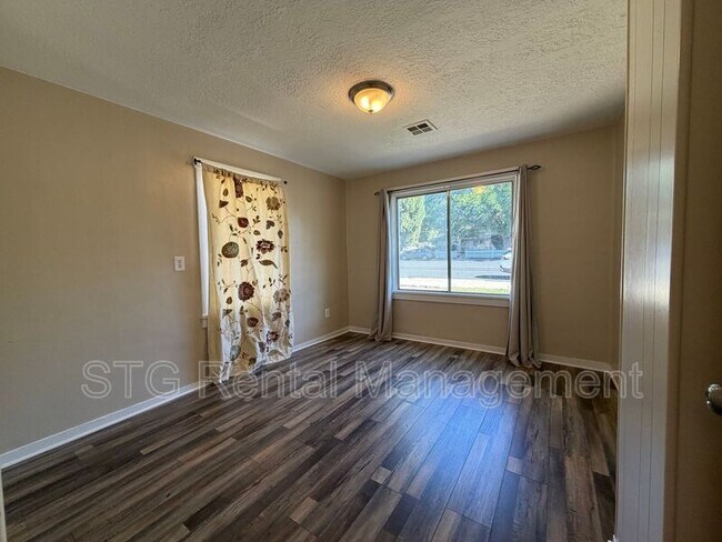 Building Photo - 337 W 200 N