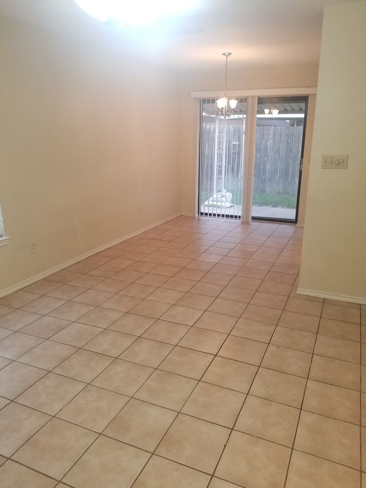 Building Photo - 5401 N 15th St