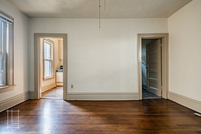 Building Photo - 35 Lundy St