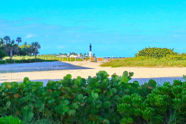 Building Photo - 1009 N Ocean Blvd