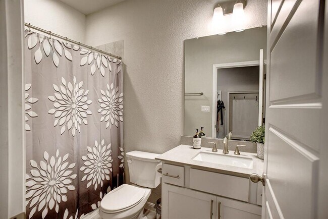 Building Photo - 210 Cold Spg Lp