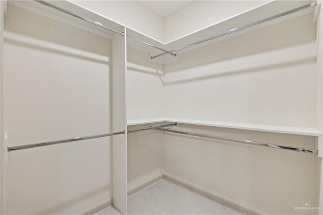 Building Photo - 1705 W Violet Dr