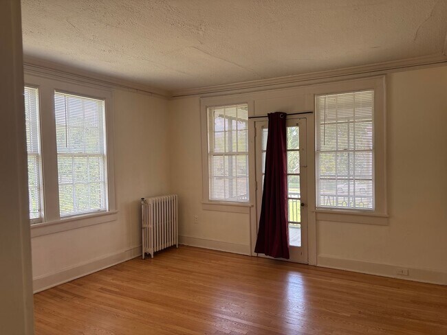 Building Photo - 1813 S Hull St