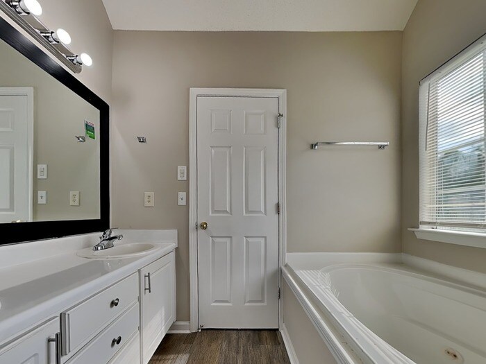 Building Photo - 1470 Isleworth Cir