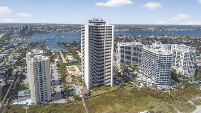 Building Photo - 3000 N Ocean Dr