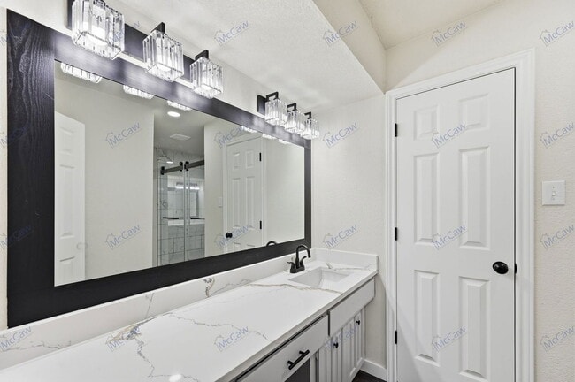 Building Photo - 5028 Groom Ln