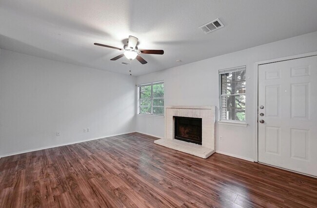 Building Photo - 1815 River Crossing Cir