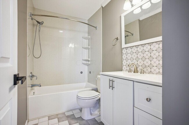Building Photo - 4841 Stoneybrook Blvd