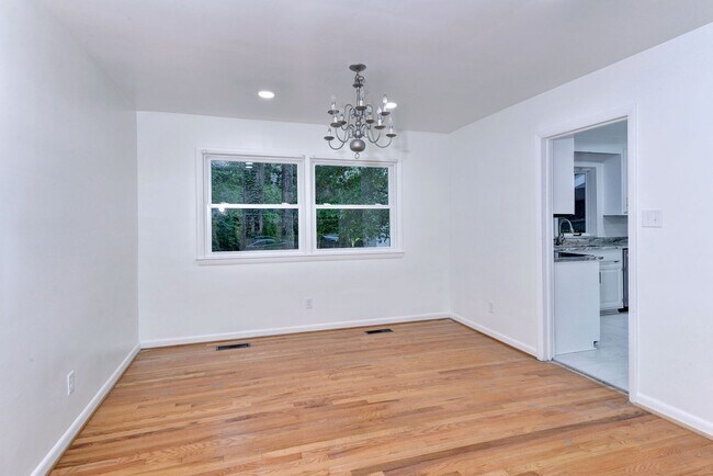 Building Photo - 309 Corbin Dr