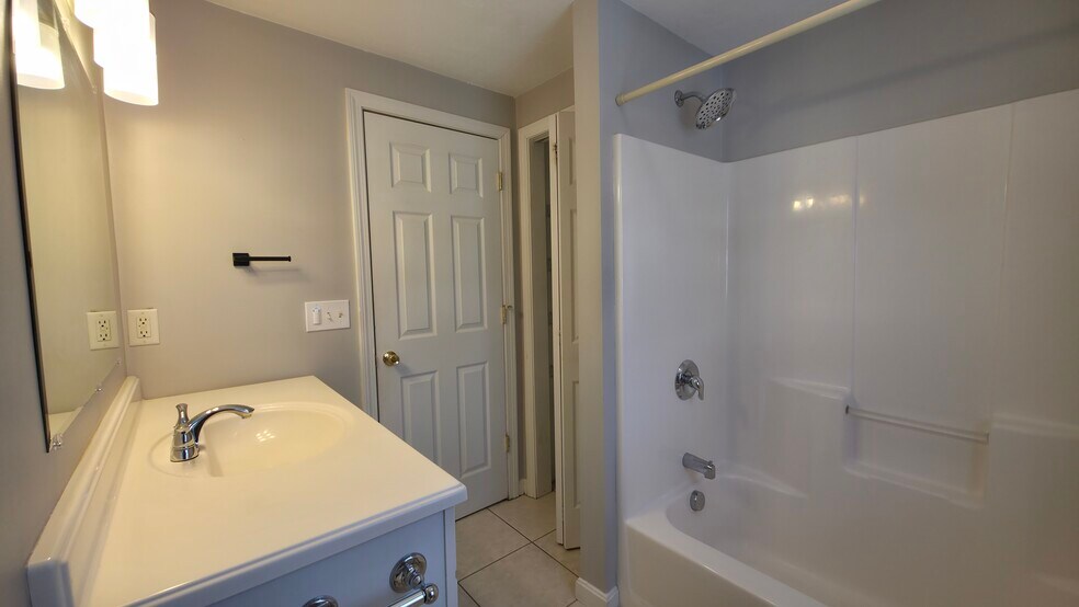 Building Photo - 1 Rosamond St