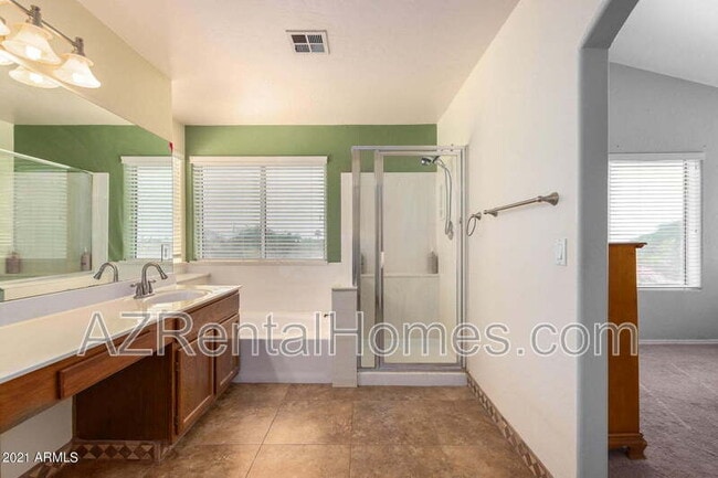 Building Photo - 3618 N Santiago Cir