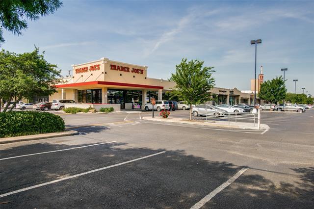 Building Photo - 7640 W Greenway Blvd
