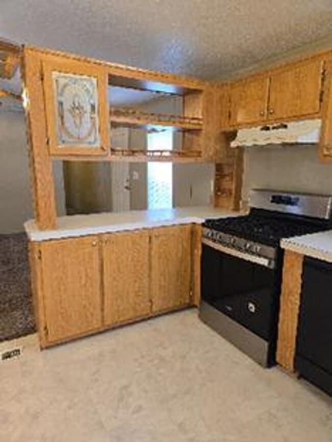 Building Photo - STUDENTS WELCOME! Old Town Fort Collins 3 Bed 2 Bath Mobile Home - Great Location