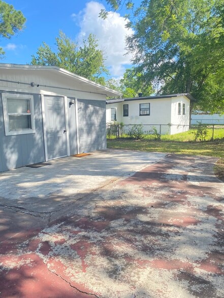 Building Photo - 2553 Martha St
